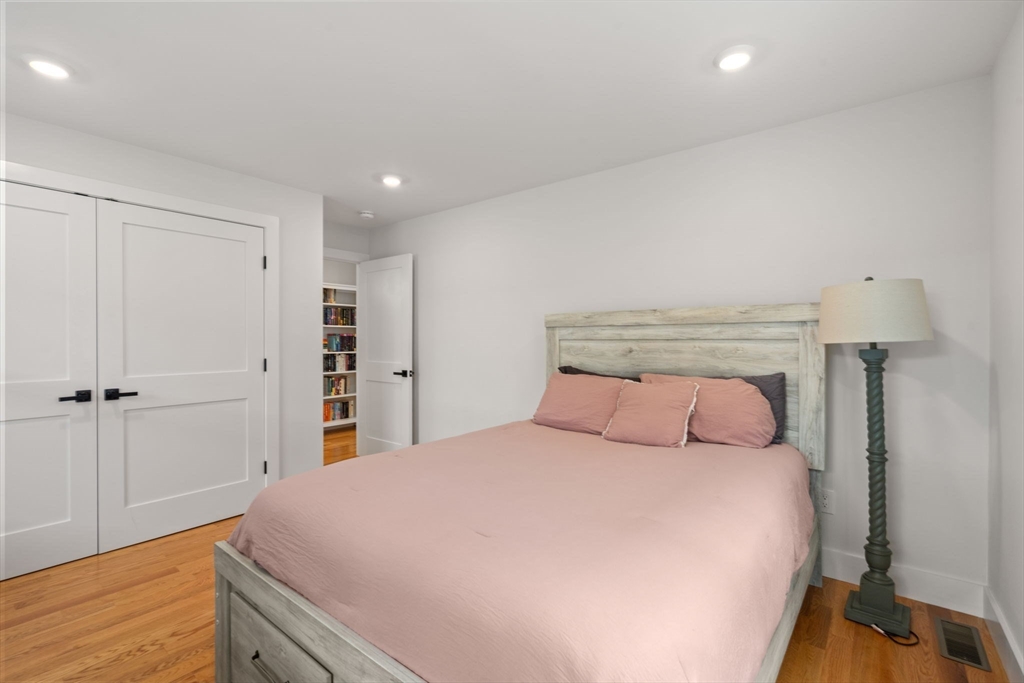 20 Ufford Street, Unit 1 Boston, MA 02124 - Photo 17 of 28