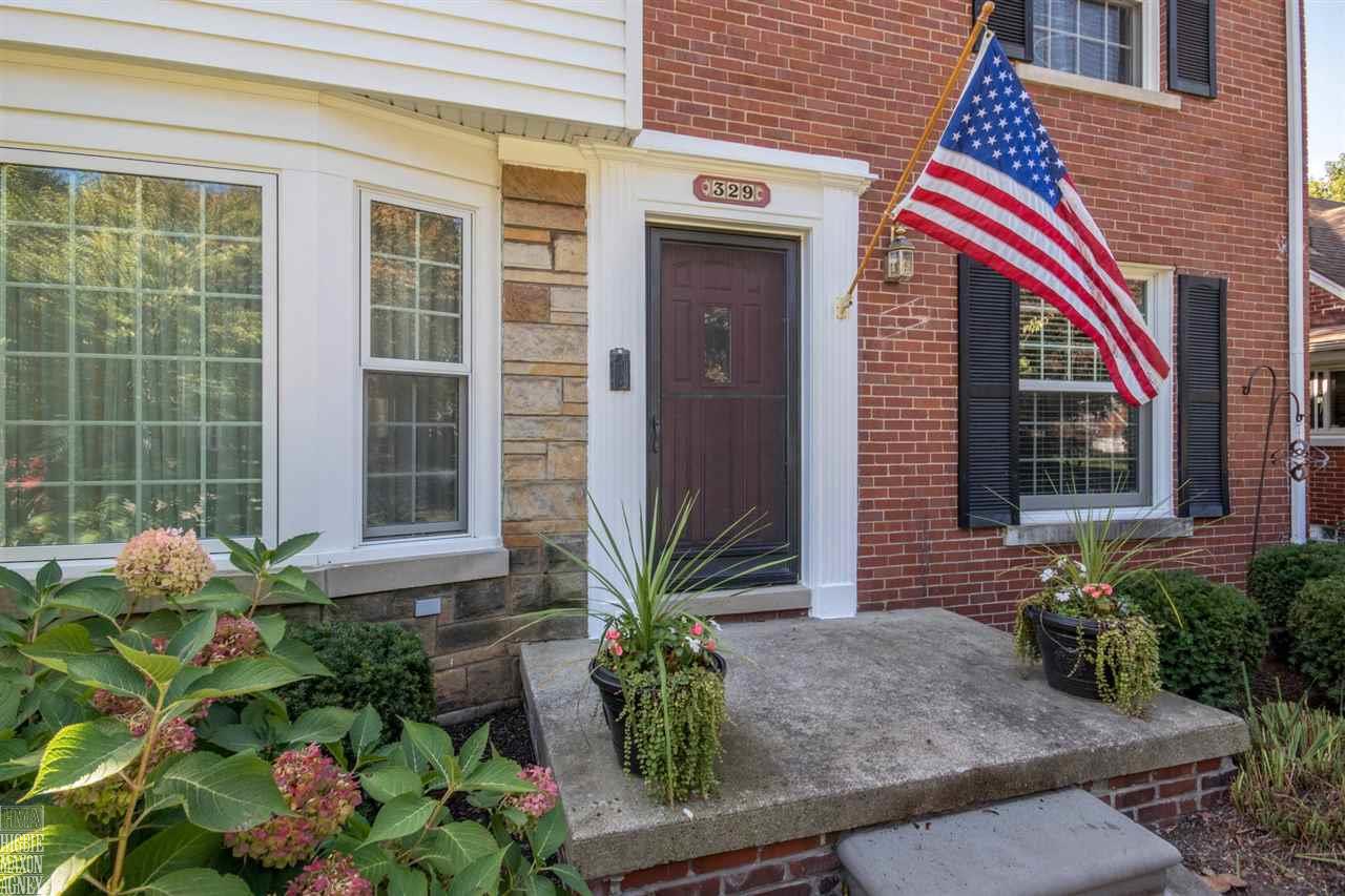 329 Ridgemont Road Grosse Pointe, MI 48236 - Photo 2 of 26 31332611-1.JPG