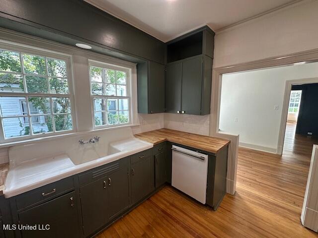 464 East Ridgeway Street Jackson, MS 39206 - Photo 5 of 32 IMG_2378