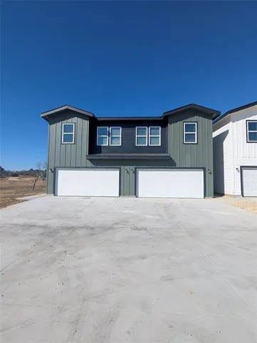 $1,925 | 3501 East Renfro Street, Unit 425, Burleson, TX 76028