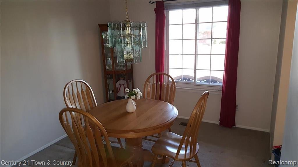 76 Foxboro Drive Rochester Hills, MI 48309 - Photo 13 of 24