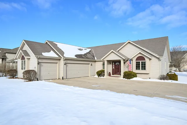$550,000 | S77W16864 Casey Drive, Muskego, WI 53150