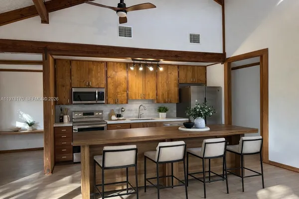$6,900 | 17010 Southwest 77th Avenue, Palmetto Bay, FL 33157