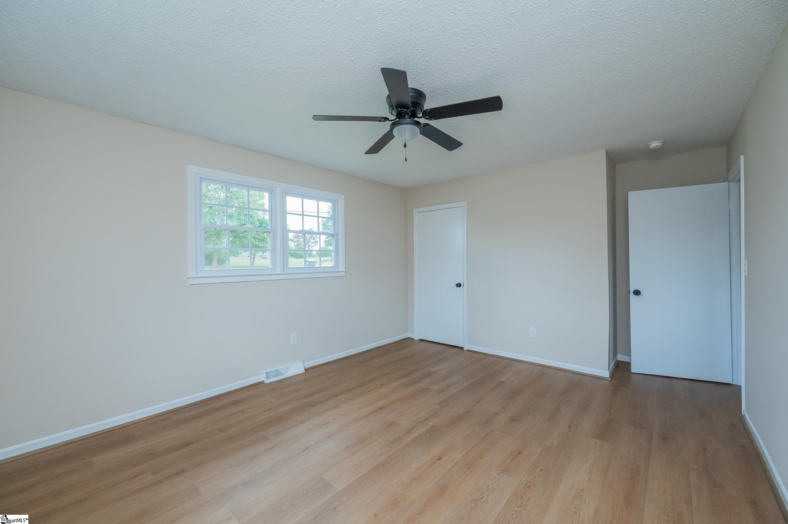 115 Wolfe Road Greer, SC 29650 - Photo 24 of 32