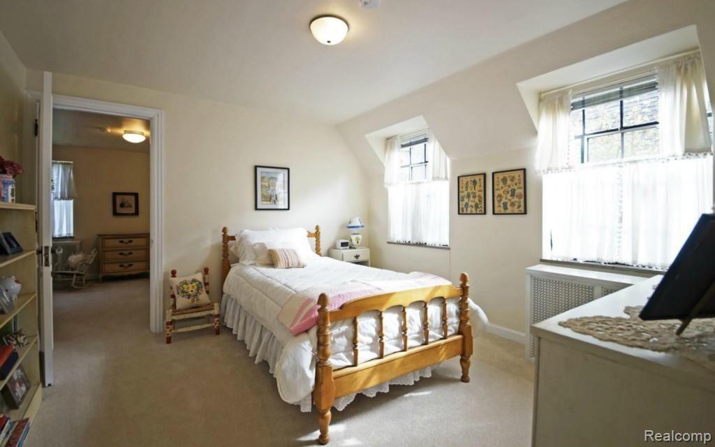 126 Moran Road Grosse Pointe, MI 48236 - Photo 24 of 29 23-photo-web-1680x1050-161129.jpg