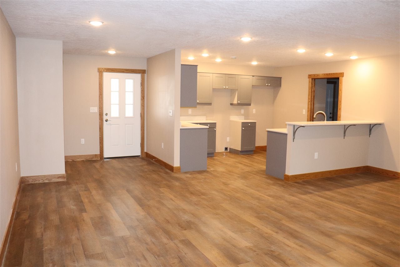2408 Aspen Ln Road Decorah, IA 52101 - Photo 2 of 20 Gallery Image 2