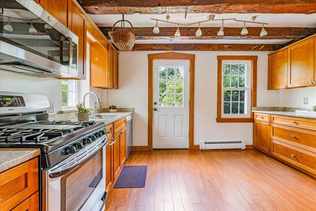 526 Main Street Hanover, MA 02339 - Photo 9 of 40 Gallery Image 9