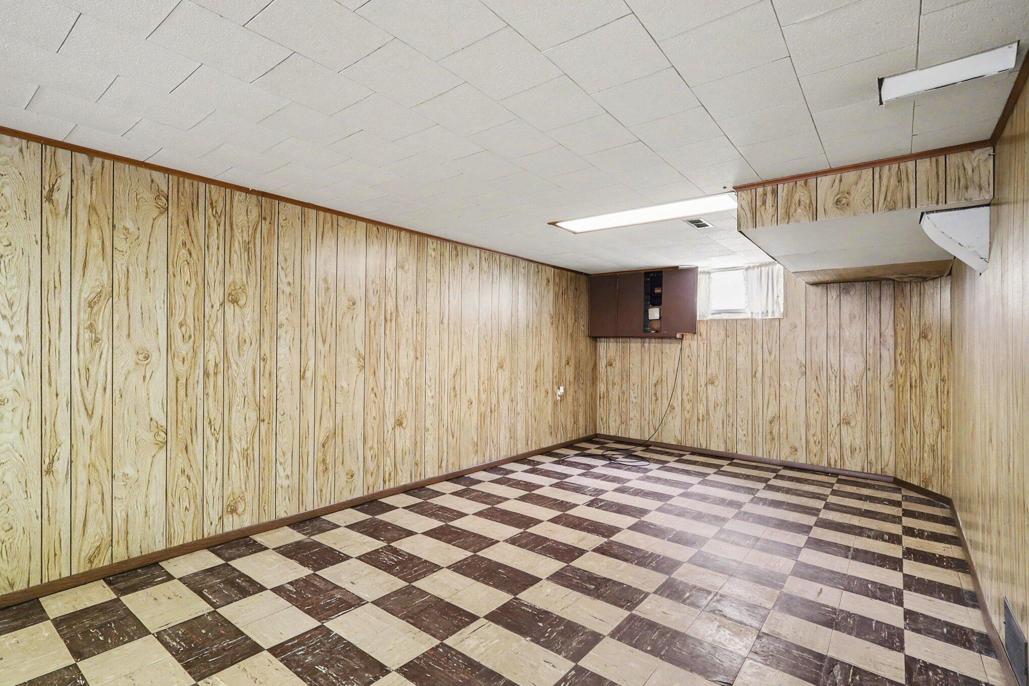 713 East Spring Street Whitehall, MI 49461 - Photo 17 of 25 018_file_5644