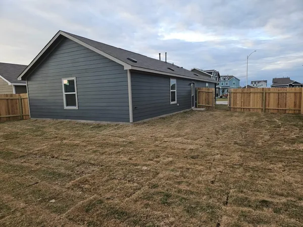 $1,700 | 510 Sunray Drive, Lockhart, TX 78644