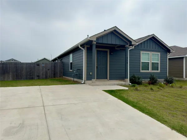 $1,700 | 510 Sunray Drive, Lockhart, TX 78644