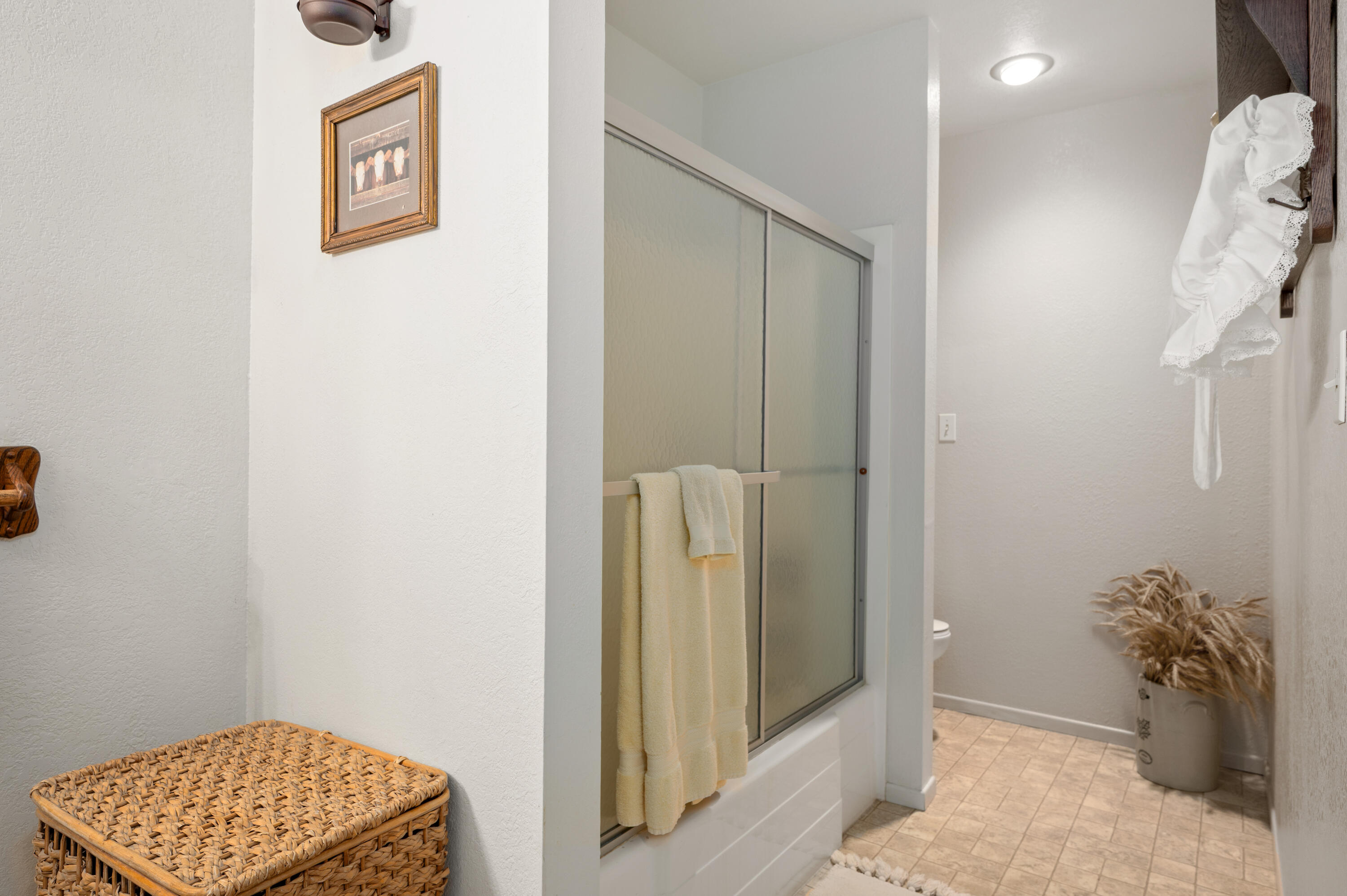 915 Ranch View Lane Solvang, CA 93463 - Photo 11 of 27 915-ranch-view-lane-Solvang-ca-12
