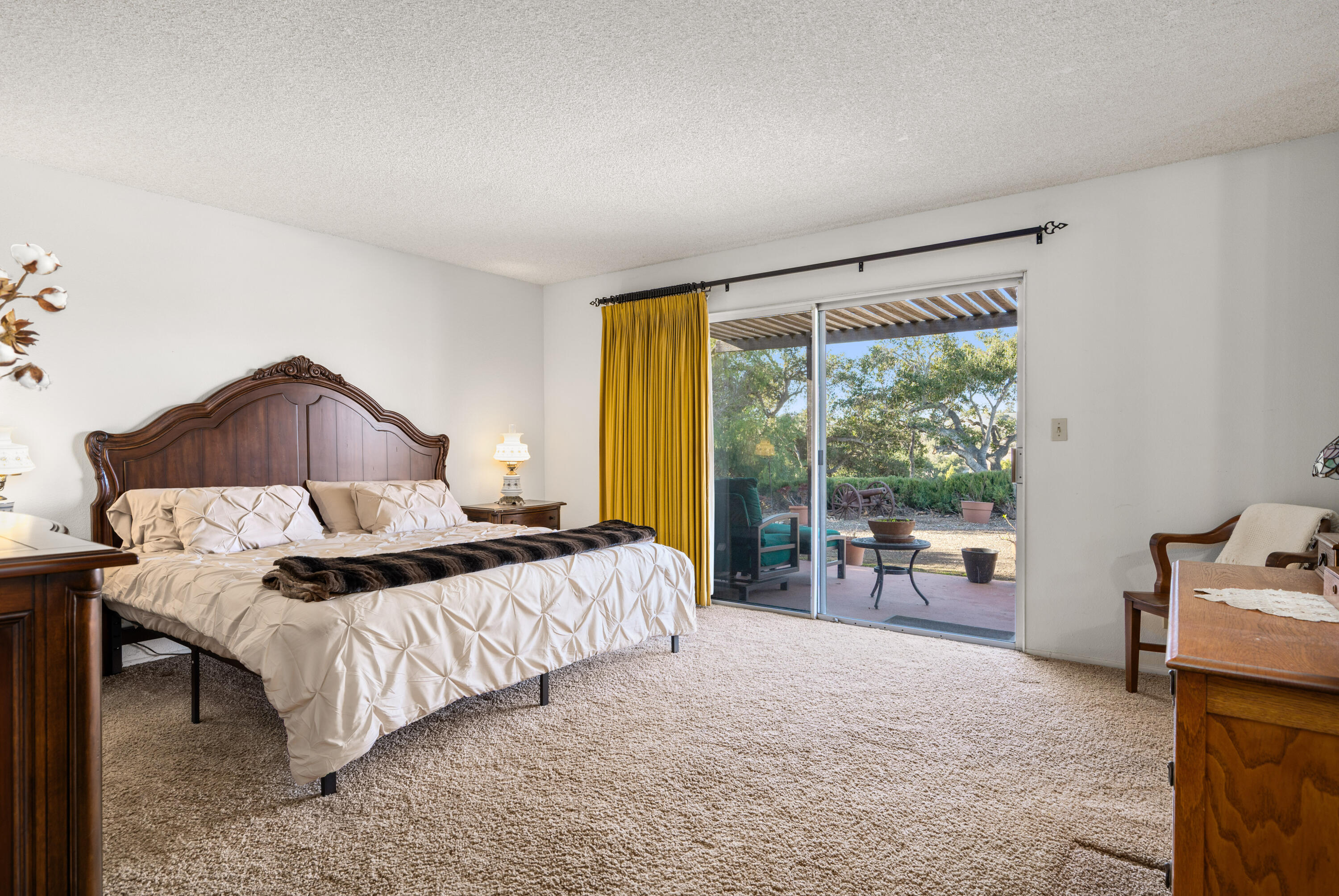 915 Ranch View Lane Solvang, CA 93463 - Photo 15 of 27 915-ranch-view-lane-Solvang-ca-16