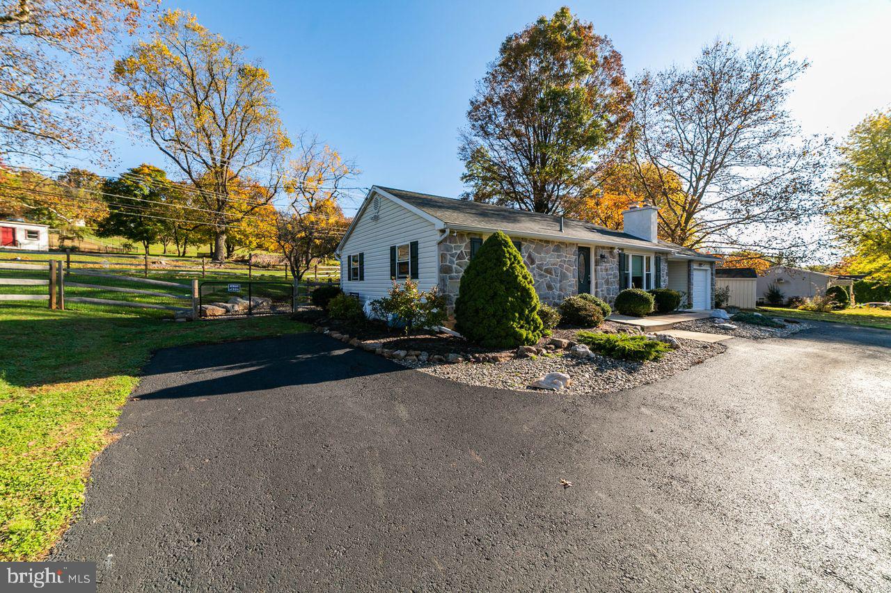 1469 Temple Road Pottstown, PA 19465 - Photo 3 of 30
