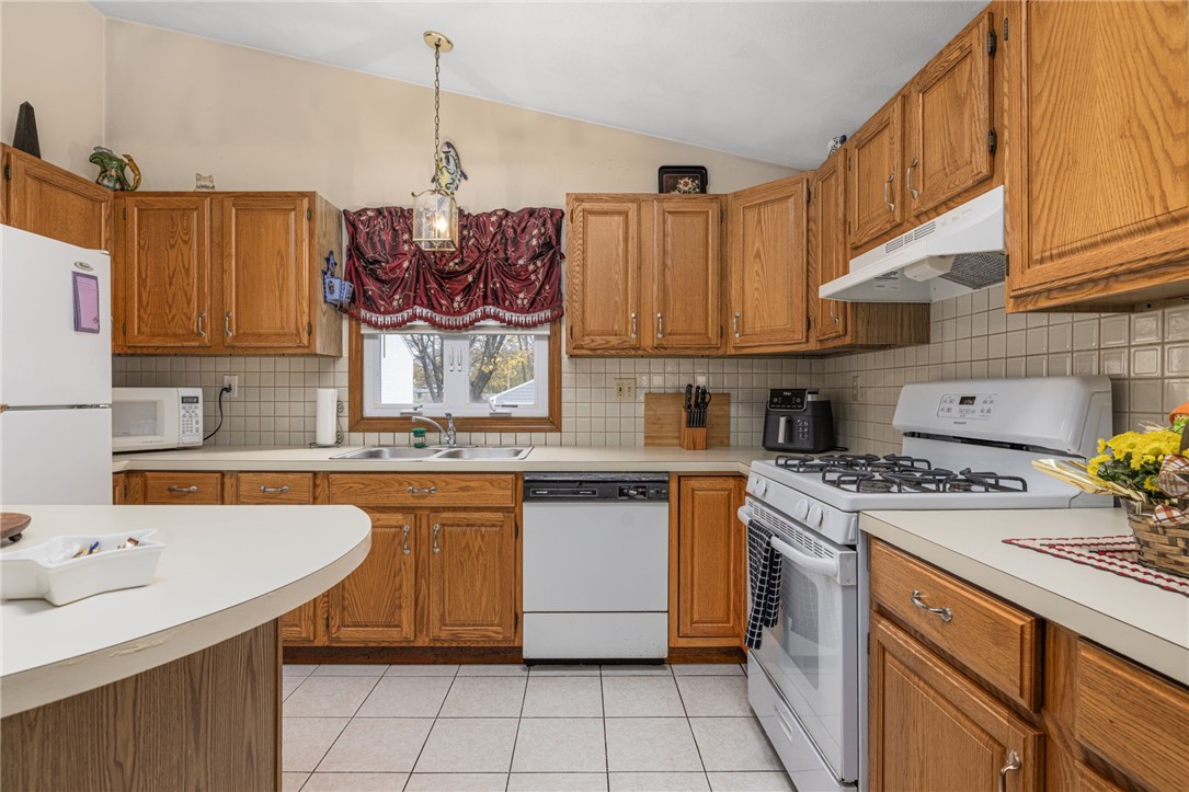 23 Hewes Street Cumberland, RI 02864 - Photo 16 of 39