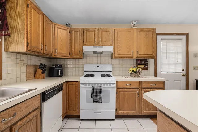 $425,000 | 23 Hewes Street, Cumberland, RI 02864