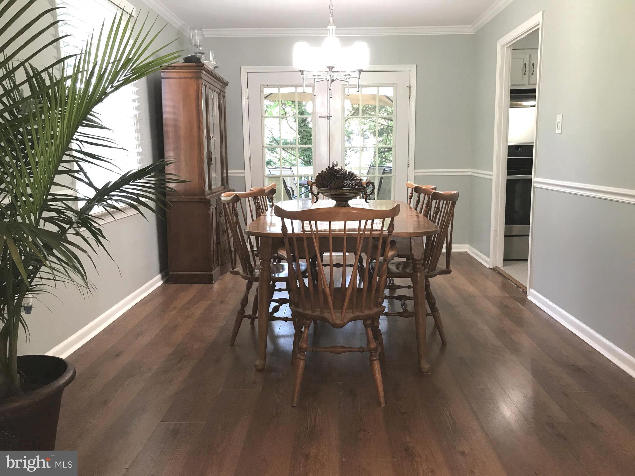 400 Colonial Ridge Lane Arnold, MD 21012 - Photo 11 of 38 Dining area leads to deck