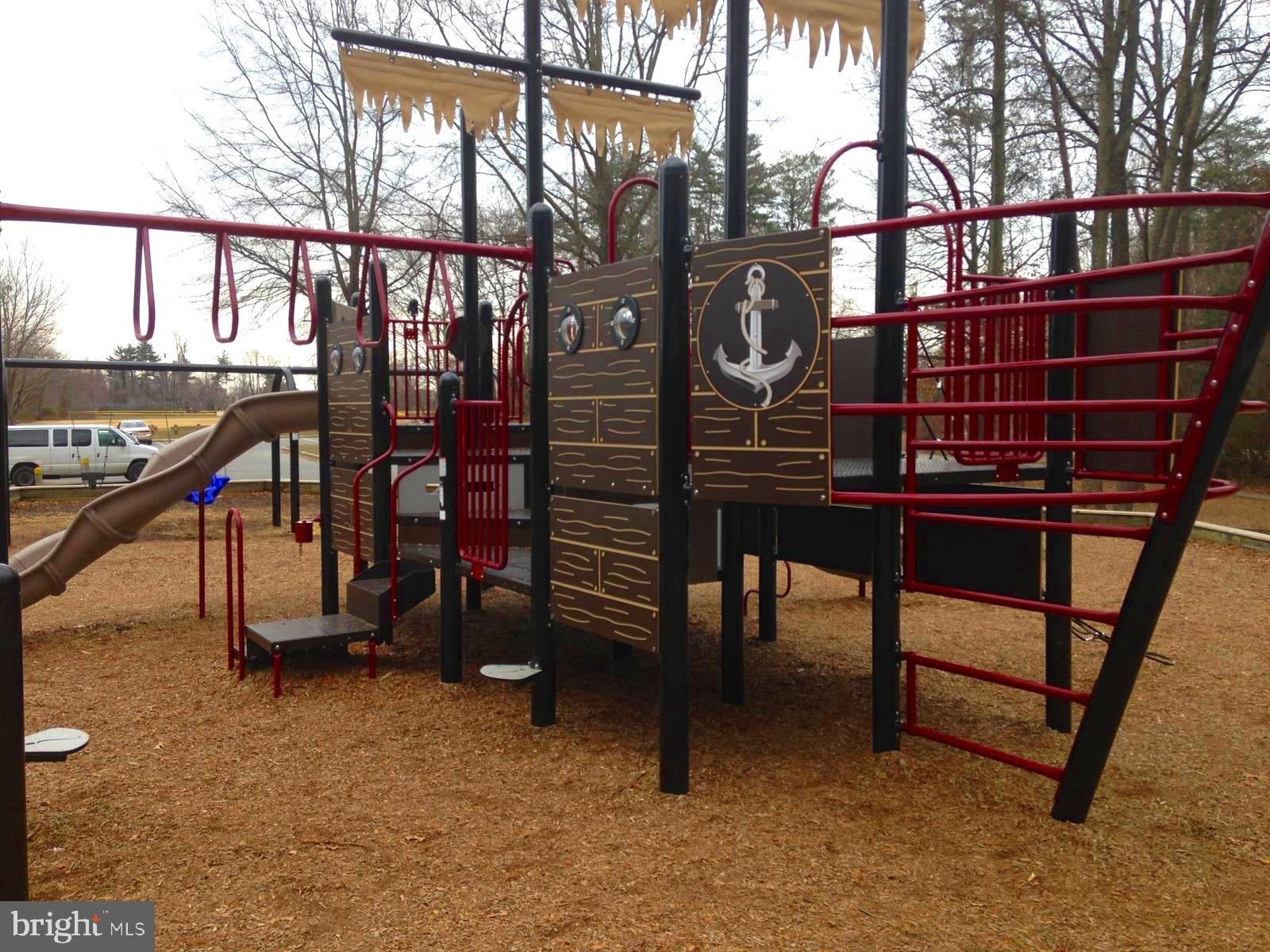 400 Colonial Ridge Lane Arnold, MD 21012 - Photo 38 of 38 Local Community Playground