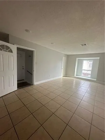 $2,100 | 600 Vouray Drive, Unit C, Kenner, LA 70065