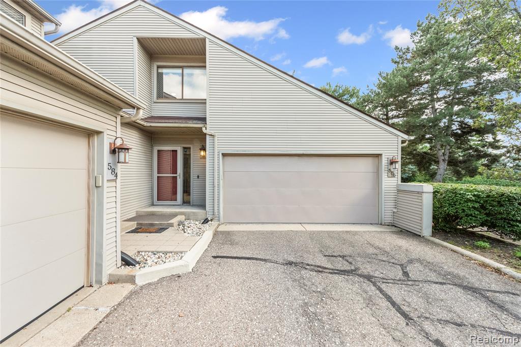 586 Ashley Circle Rochester Hills, MI 48307 - Photo 31 of 35