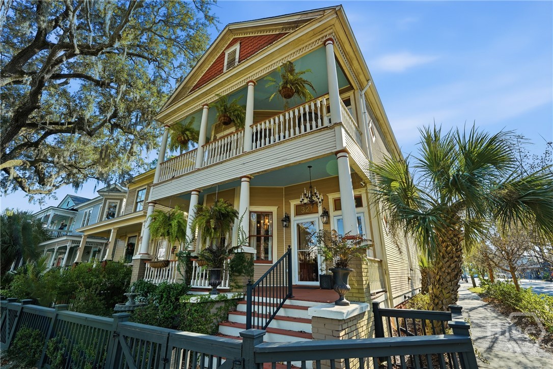 321 West 39th Street Savannah, GA 31401 - Photo 2 of 60