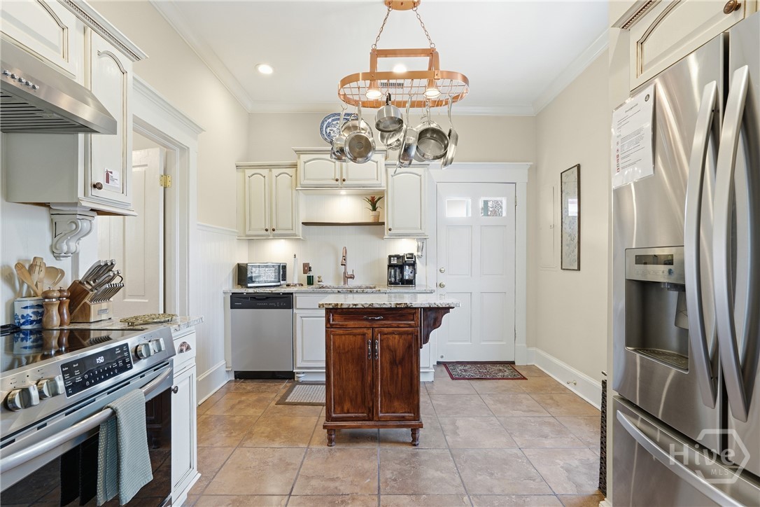 321 West 39th Street Savannah, GA 31401 - Photo 34 of 60