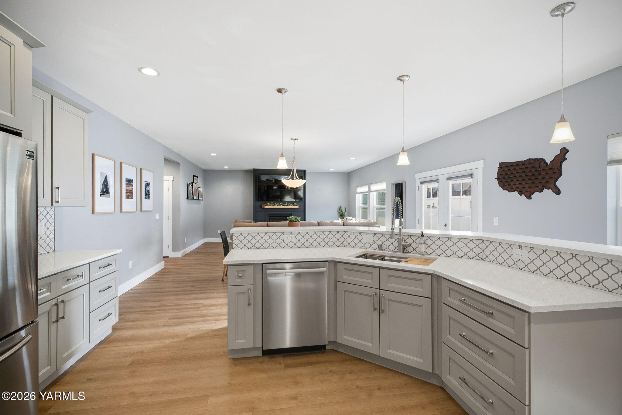 126 Lyle Loop Selah, WA 98942 - Photo 25 of 35 Spacious Kitchen