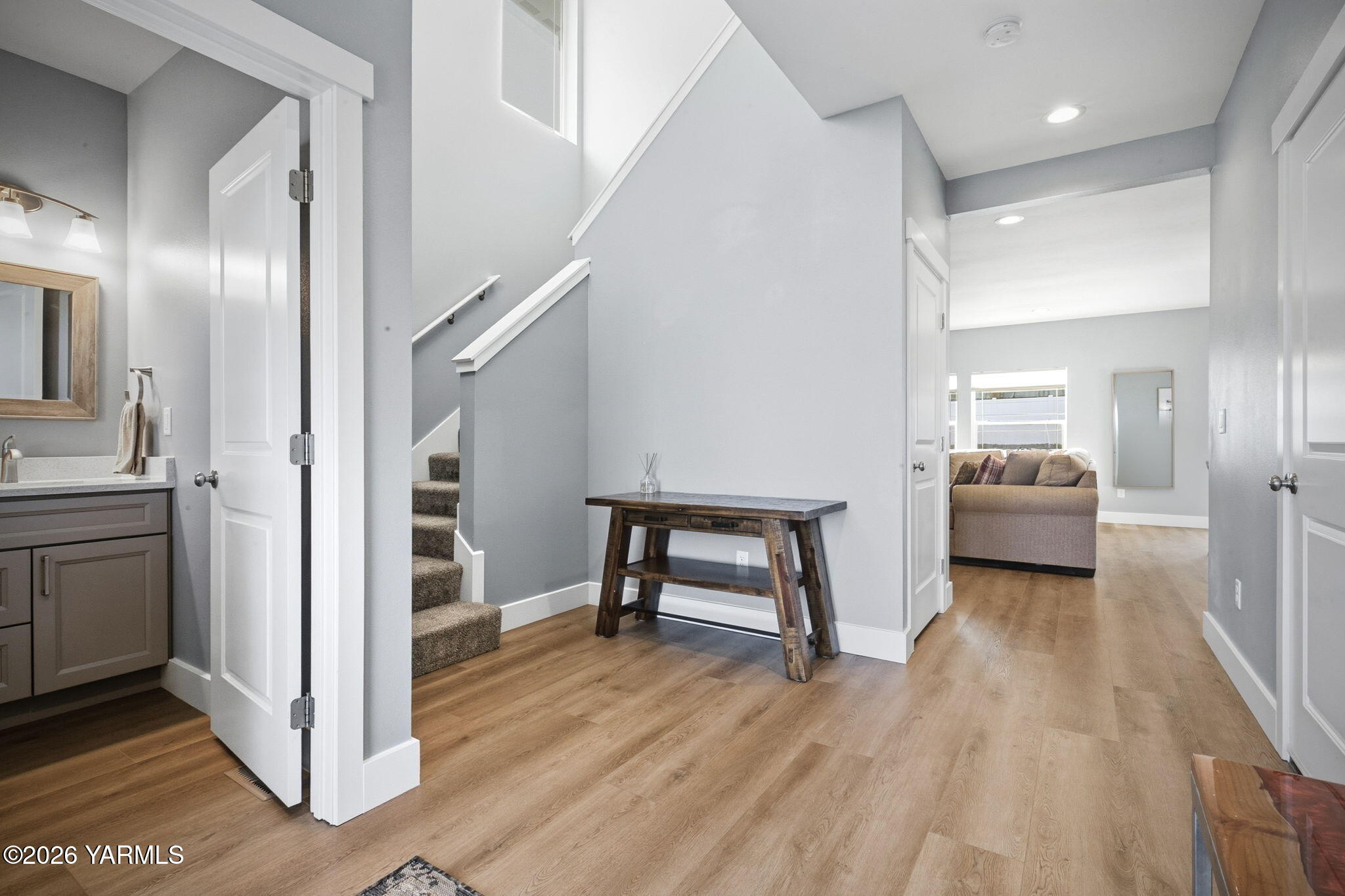 126 Lyle Loop Selah, WA 98942 - Photo 29 of 35 Front Entry