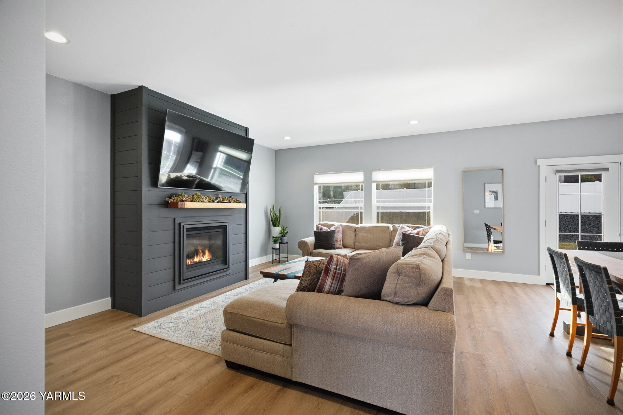 126 Lyle Loop Selah, WA 98942 - Photo 30 of 35 Living Room with Gas Fireplace