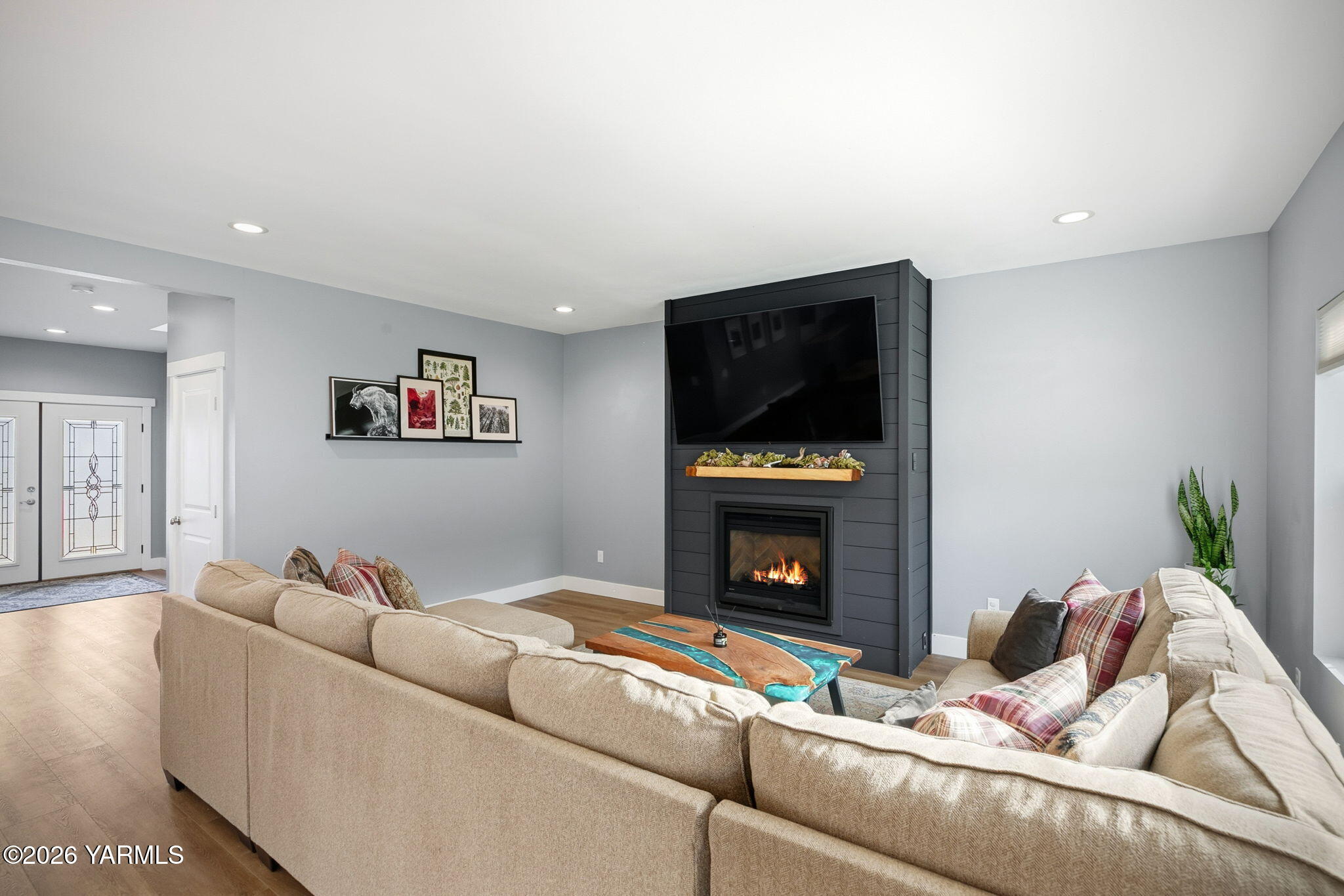 126 Lyle Loop Selah, WA 98942 - Photo 31 of 35 Living Room with Gas Fireplace