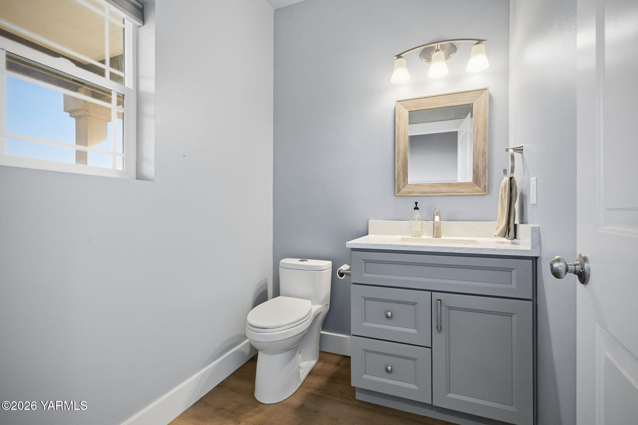 126 Lyle Loop Selah, WA 98942 - Photo 5 of 35 Downstairs Half Bath