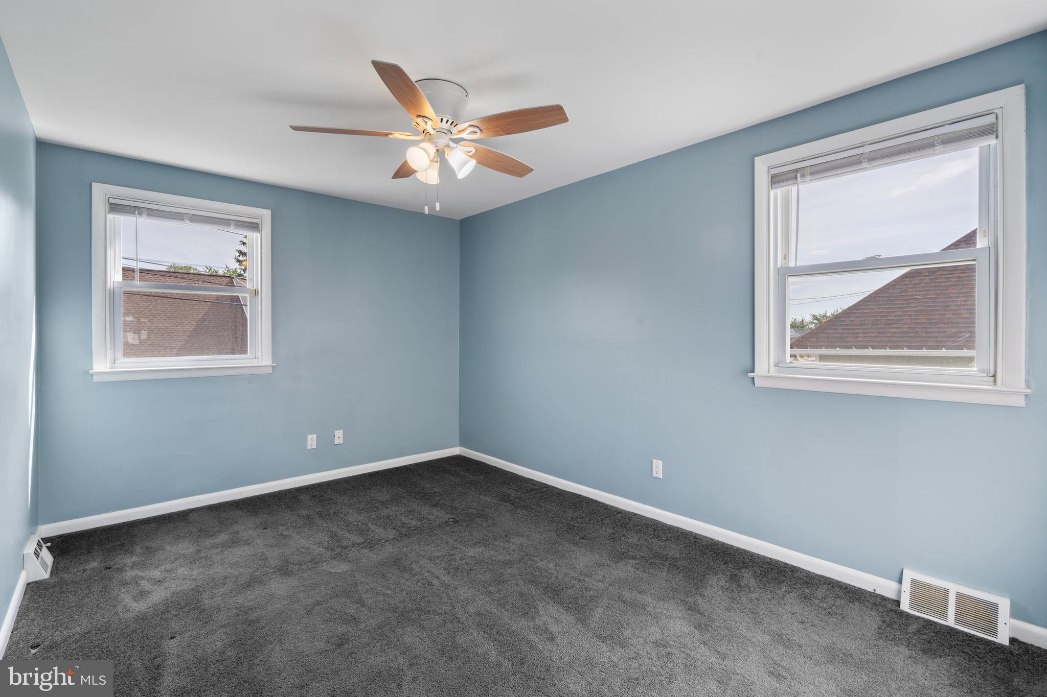 615 Sherrie Road Philadelphia, PA 19115 - Photo 11 of 30 Main bedroom
