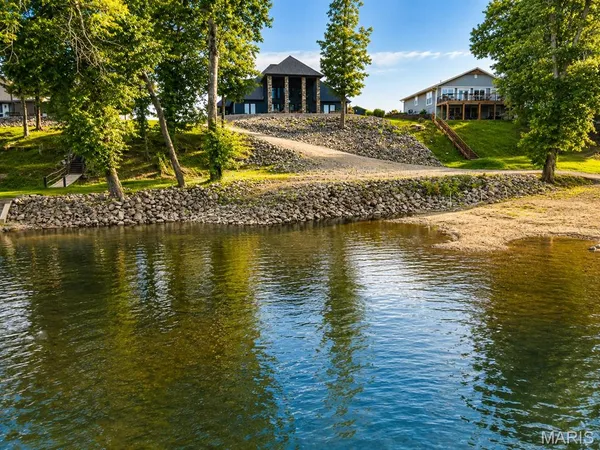 $1,349,900 | 394 Violet Lane, Doniphan, MO 63935