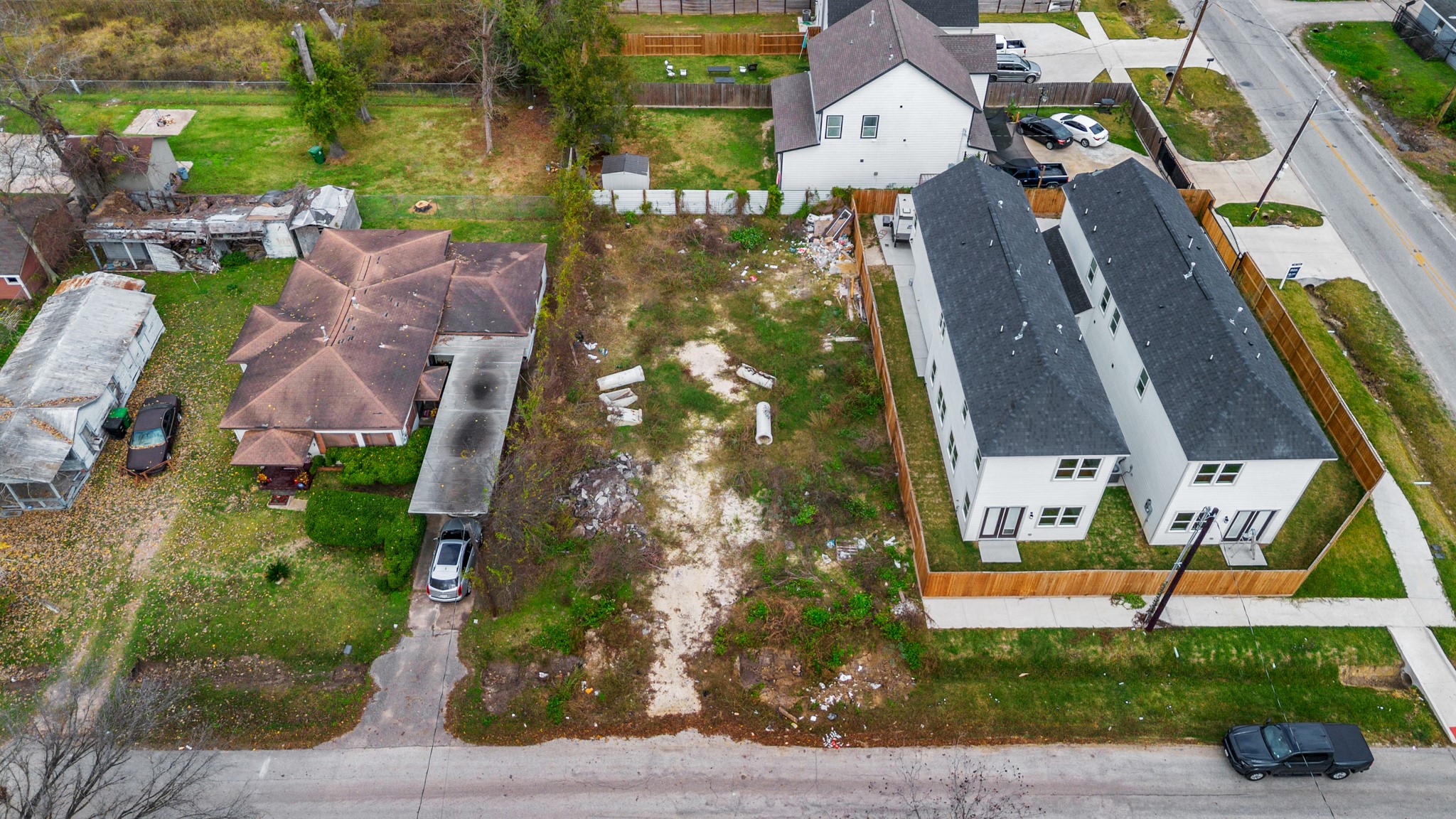 4121 East Toliver Street Houston, TX 77016 - Photo 12 of 34 an aerial view of houses with yard
