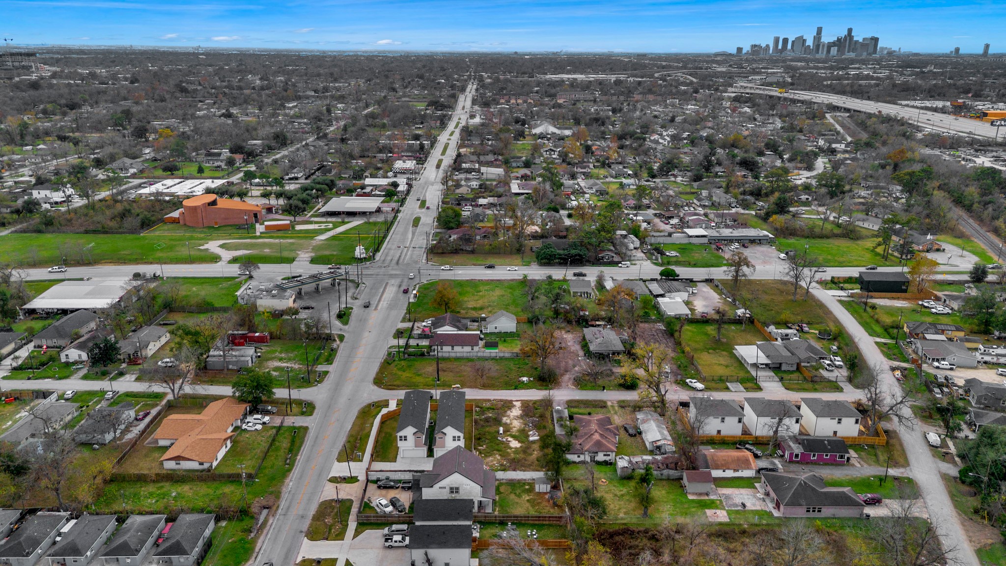 4121 East Toliver Street Houston, TX 77016 - Photo 14 of 34 a view of a city