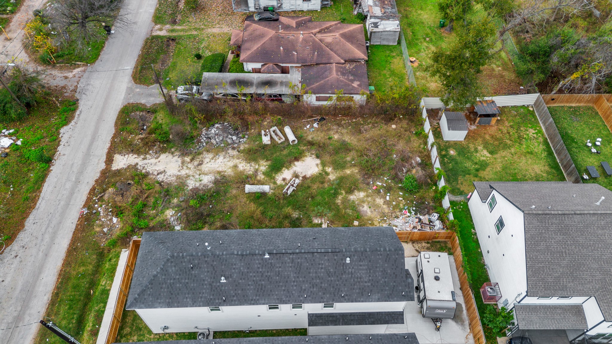 4121 East Toliver Street Houston, TX 77016 - Photo 21 of 34 an aerial view of house with a yard