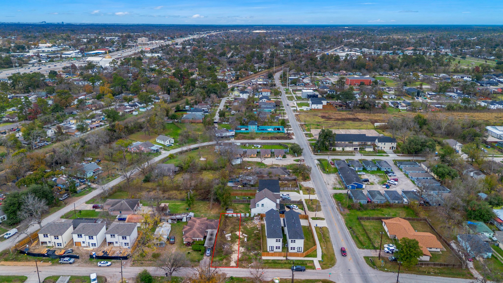 4121 East Toliver Street Houston, TX 77016 - Photo 33 of 34 an aerial view of city and lake