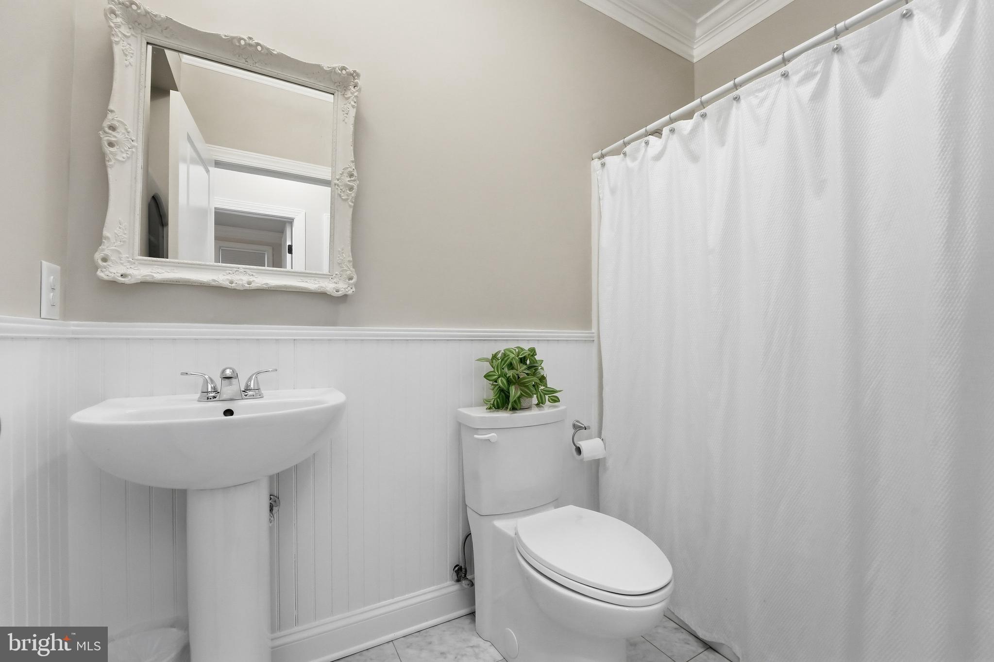 29288 Old Rhoadesville, VA 22542 - Photo 32 of 51 Hall Full Bath