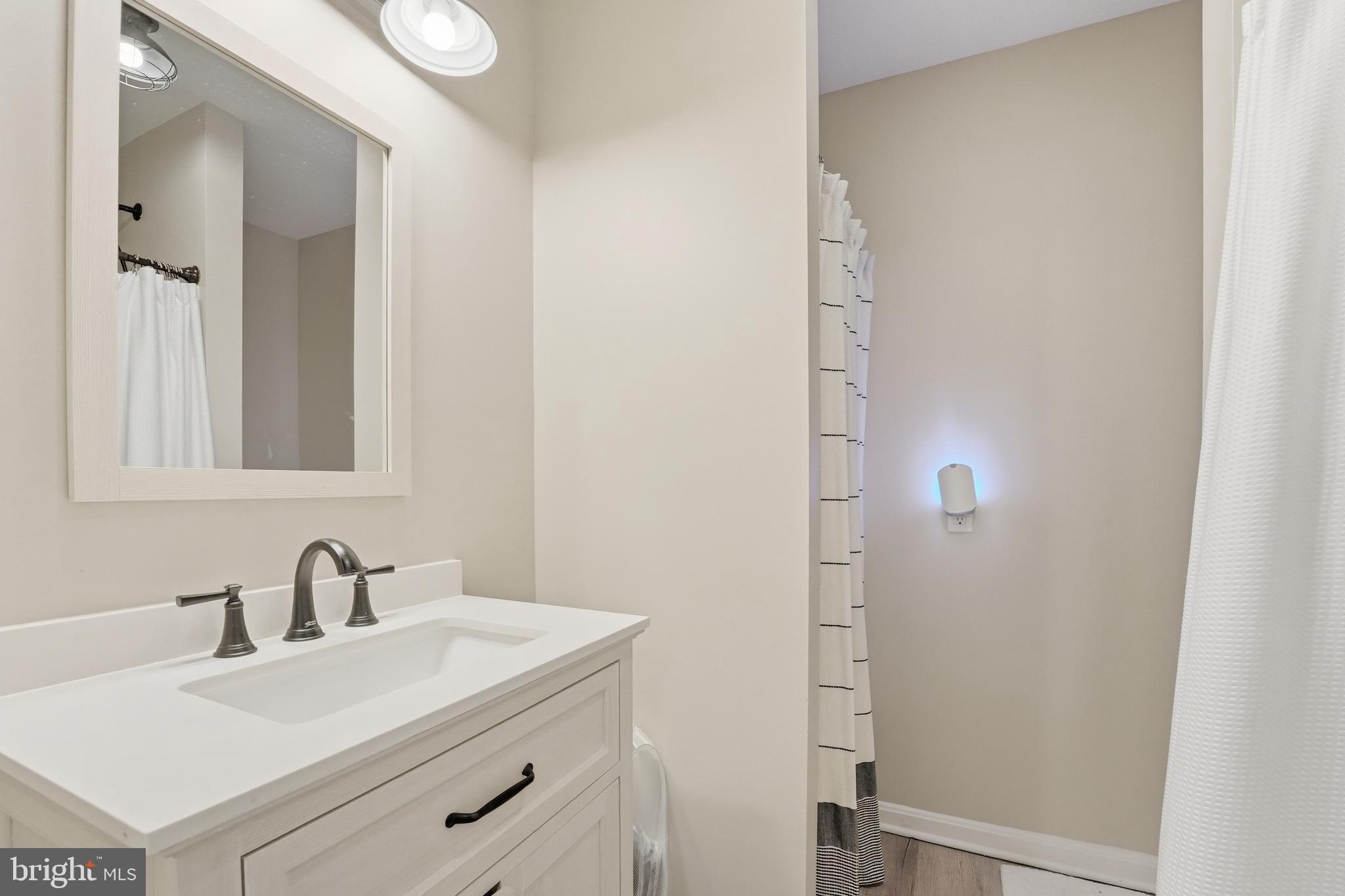 29288 Old Rhoadesville, VA 22542 - Photo 51 of 51 Guest Cottage Full Bathroom