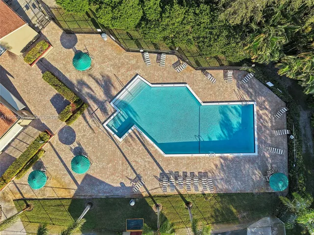 $399,000 | 10911 Cedar Lane, Pembroke Pines, FL 33026