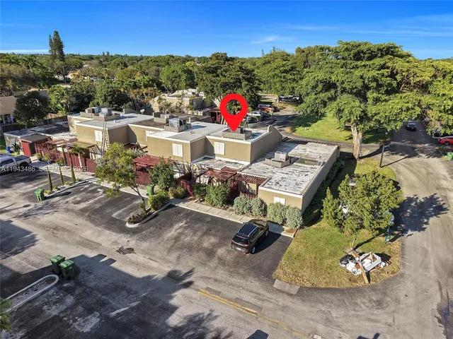 $399,000 | 10911 Cedar Lane, Pembroke Pines, FL 33026