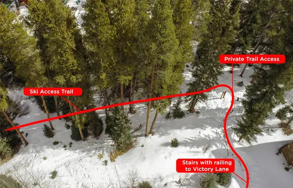 a sign that is sitting on a brick wall