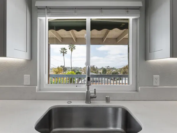 $1,399,000 | 852 Dewitt Avenue, Encinitas, CA 92024