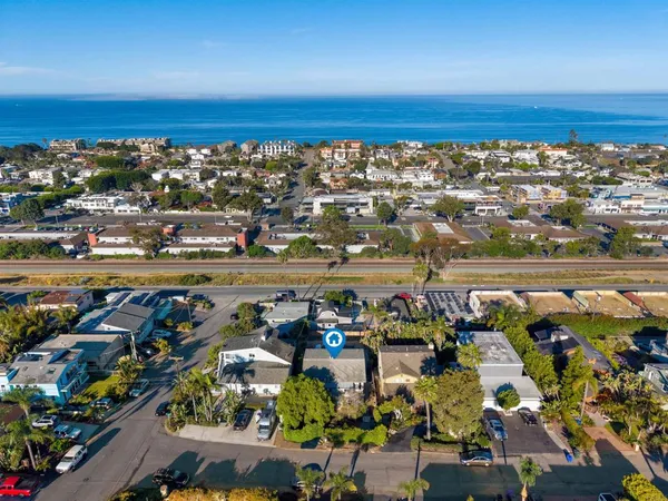 $1,399,000 | 852 Dewitt Avenue, Encinitas, CA 92024