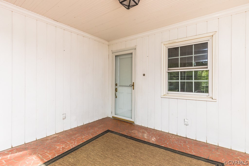 10801 Genito Road Chesterfield, VA 23832 - Photo 29 of 46 a view of empty room with windows