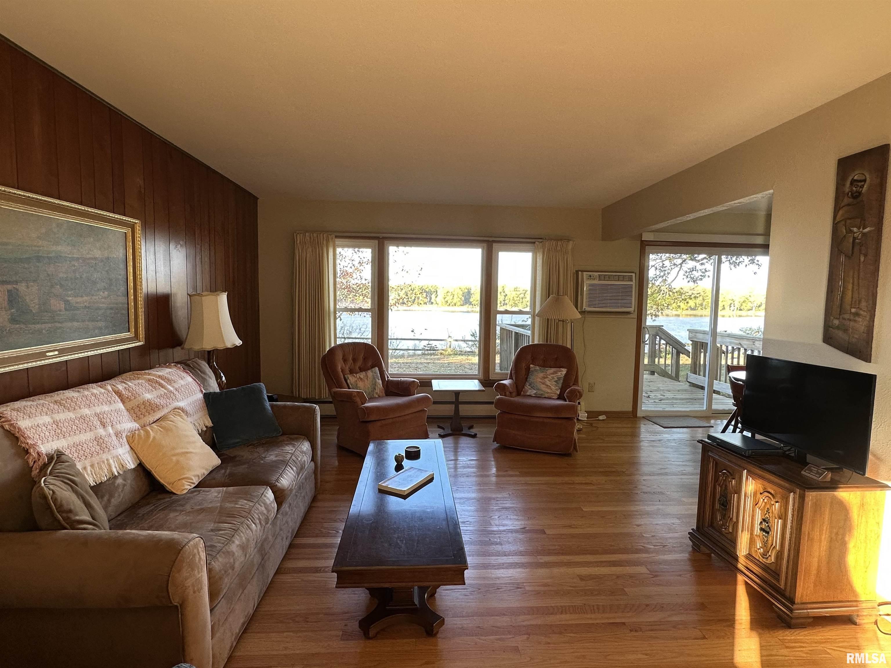 18312 River Road North Cordova, IL 61242 - Photo 12 of 26