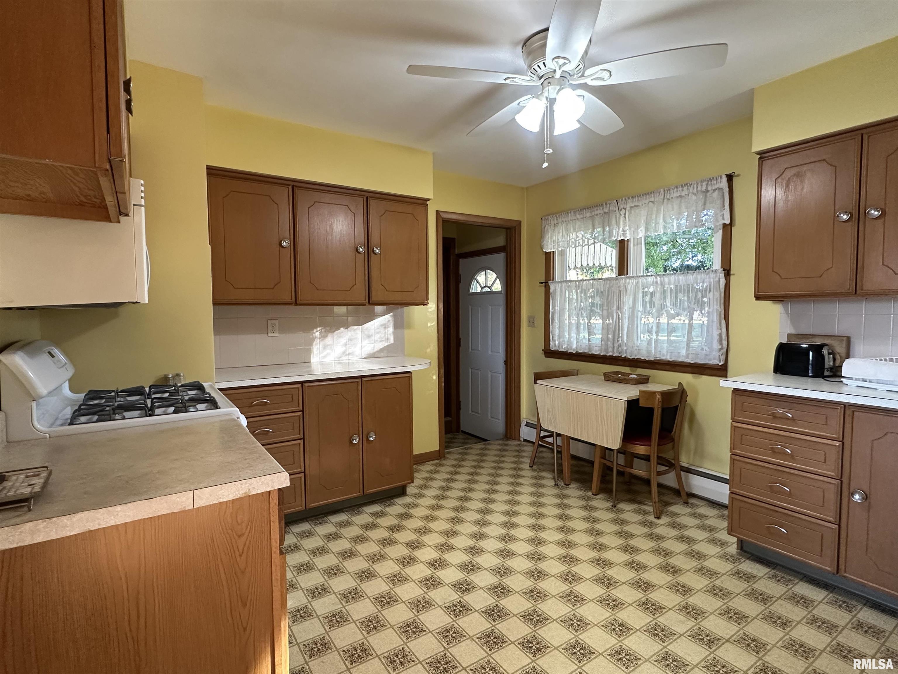 18312 River Road North Cordova, IL 61242 - Photo 17 of 26