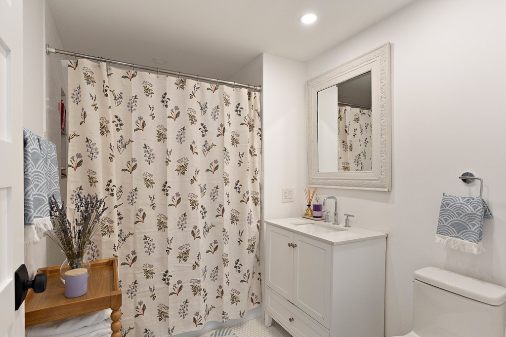 65 Chelsea Street, Unit 403 Boston, MA 02129 - Photo 13 of 17