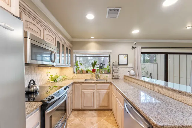 $2,500 | 2209 West Settlers Way, The Woodlands, TX 77380