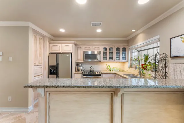 $2,500 | 2209 West Settlers Way, The Woodlands, TX 77380