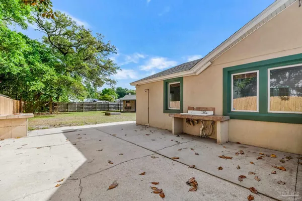 $329,000 | 406 East Sunset Avenue, Pensacola, FL 32507
